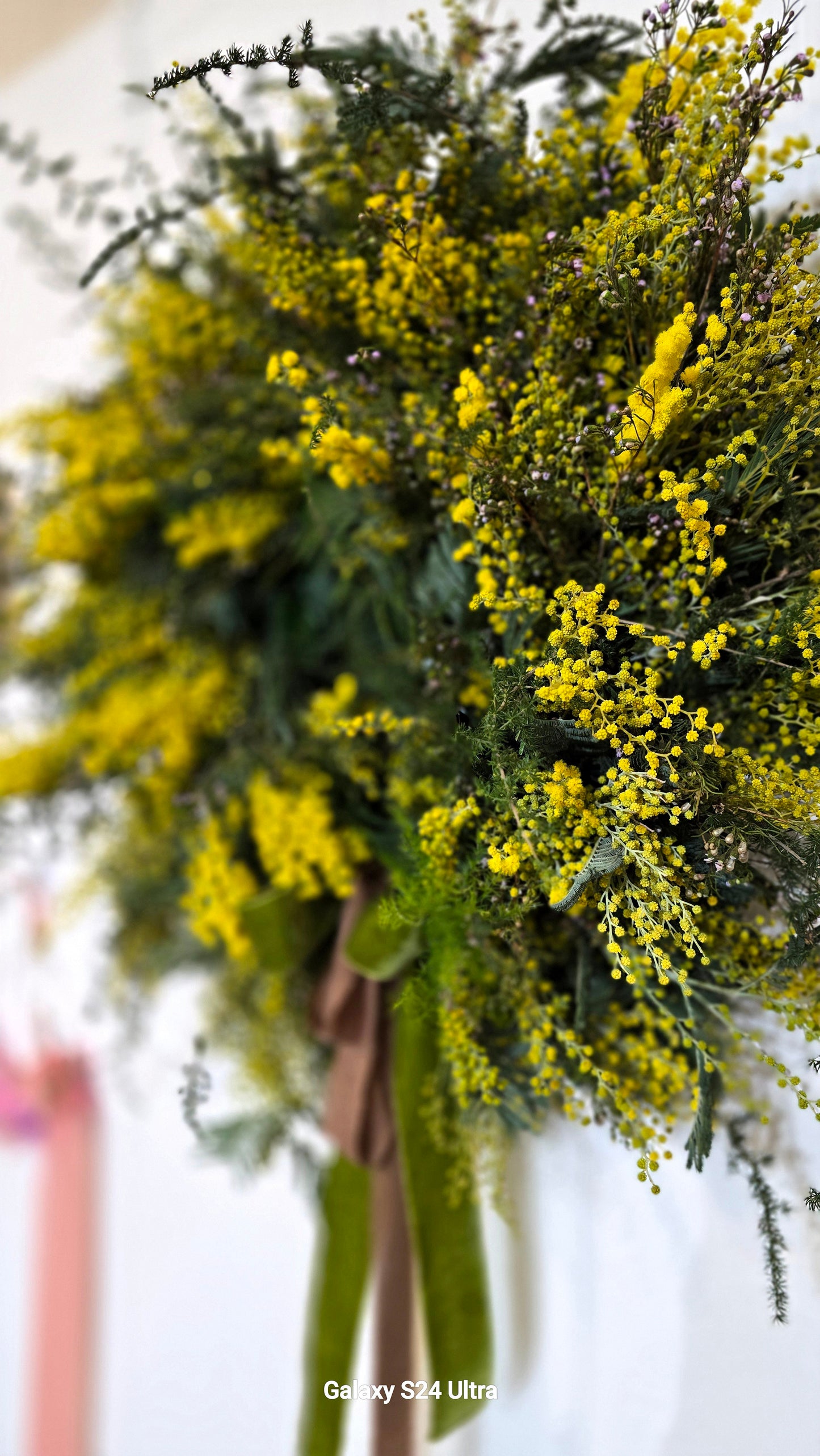 "Mimosa mood" - fresh wreath