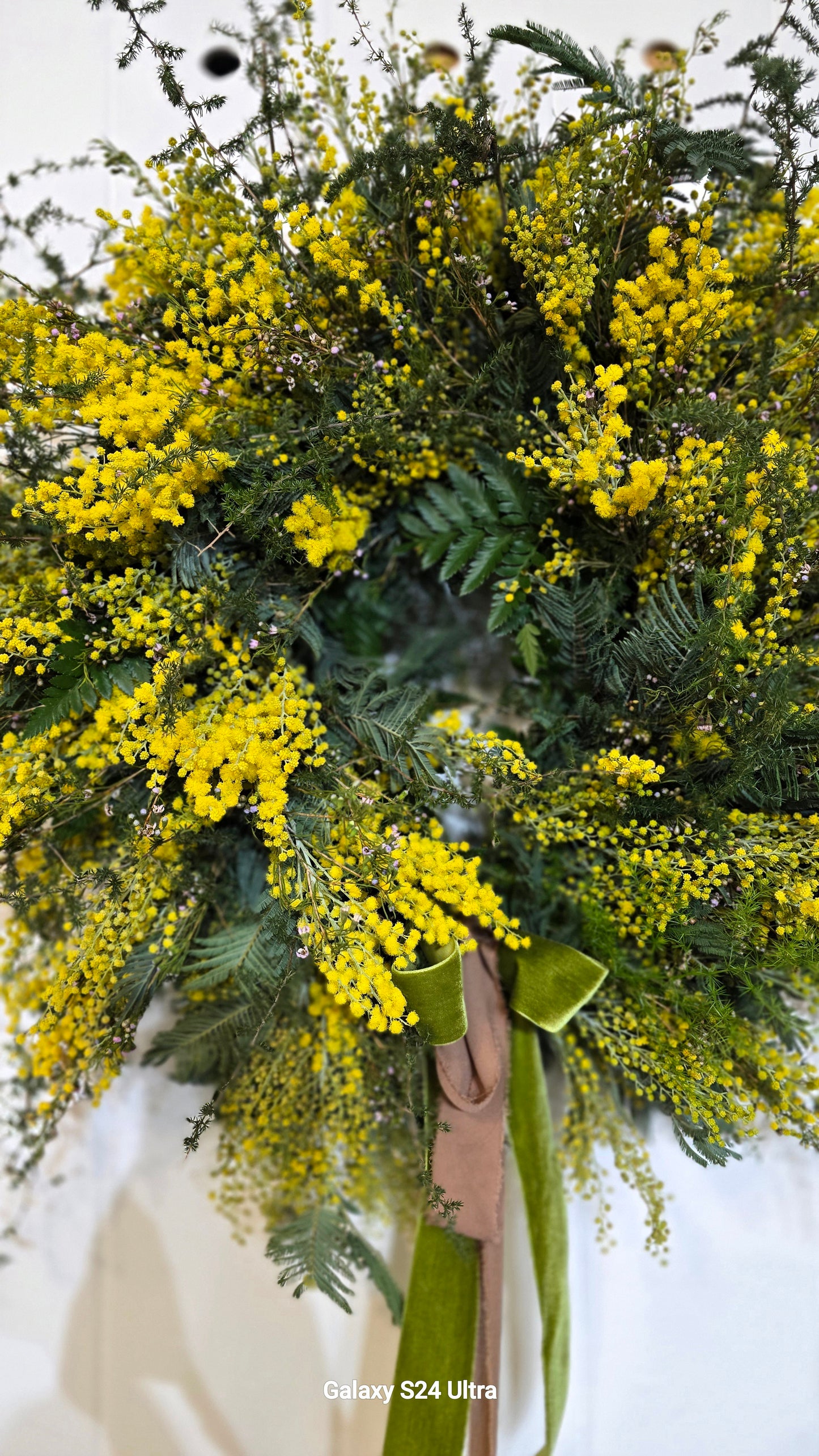 "Mimosa mood" - fresh wreath